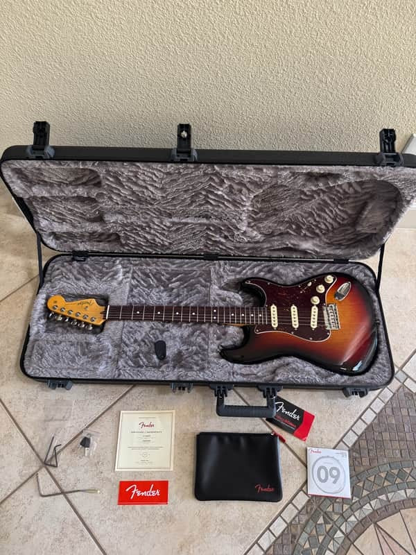 2026 Fender American Professional II Stratocaster with Rosewood Fretboard - 3-Color Sunburst