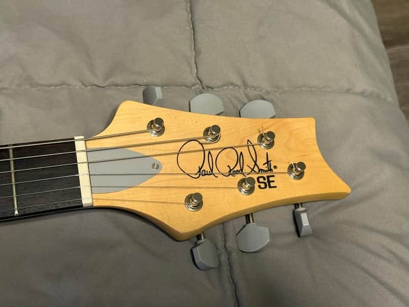 PRS SE Silver Sky