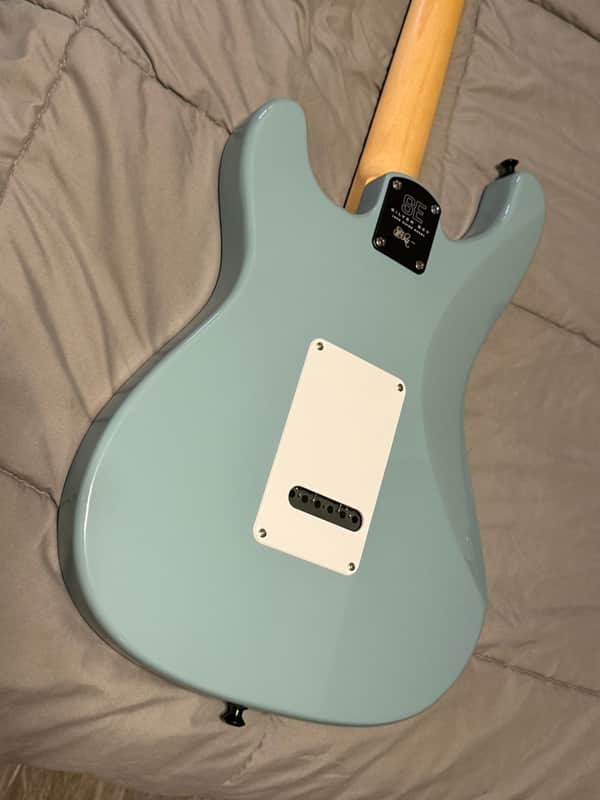 PRS SE Silver Sky