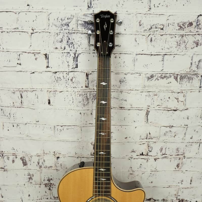 Taylor 814ce with V-Class Bracing 2018 - Present - Natural
