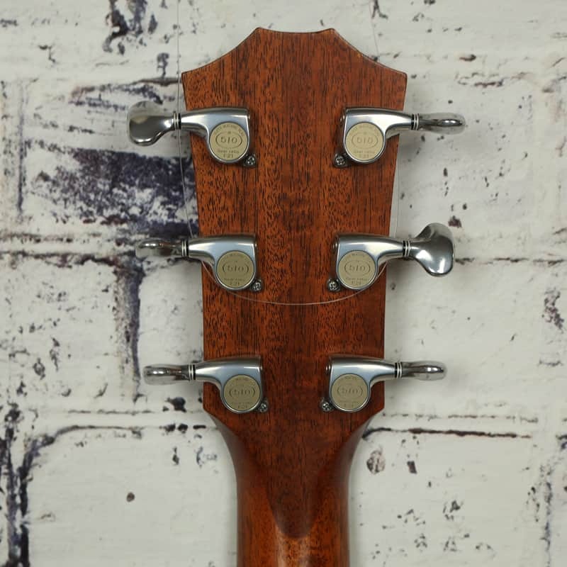 Taylor 814ce with V-Class Bracing 2018 - Present - Natural