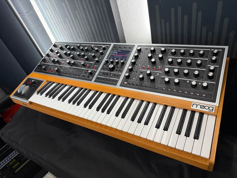 Moog One 16-Voice 61-Key Polyphonic Analog Synthesizer 2018 - Present - Black/Ash